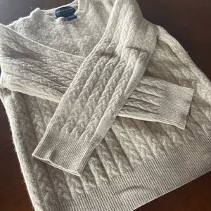 Super comfy CASHMERE sweater!